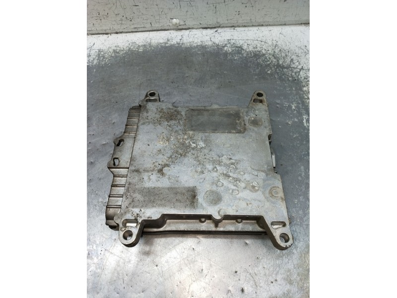 Recambio de centralita motor uce para renault trucks mascott furgoneta 150.65 (a00300166) referencia OEM IAM 0281001892 82000538
