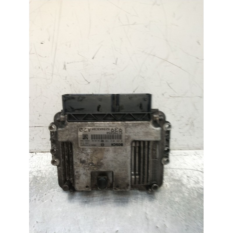 Recambio de centralita motor uce para alfa romeo 159 sportwagon (939_) 2.4 jtdm (939bxd1b, 939bxd12) referencia OEM IAM 02810121