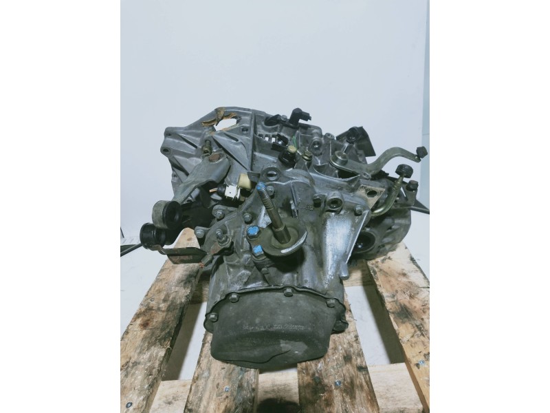 Recambio de caja cambios para citroen xantia berlina 1.9 td sx referencia OEM IAM 20TA59 9514191B 