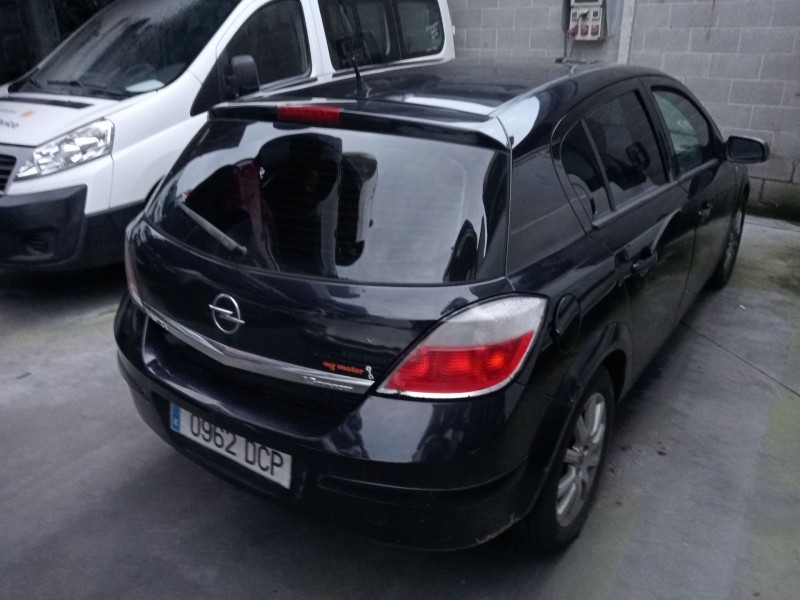 opel astra h (a04) del año 2004