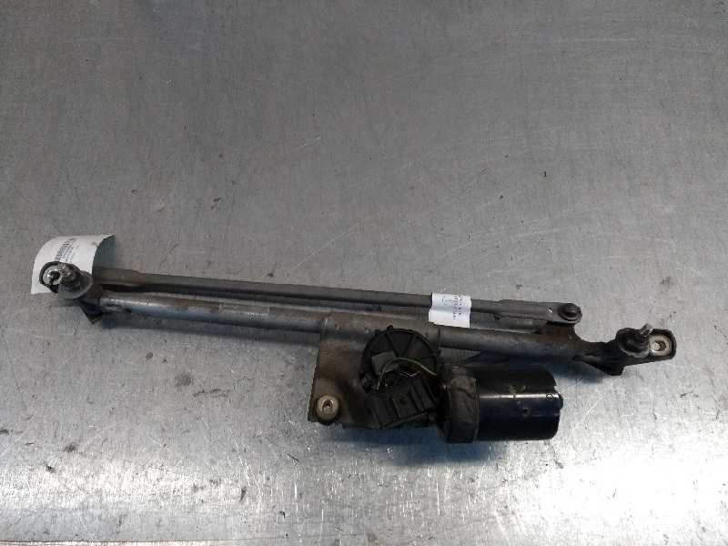 Recambio de motor limpia delantero para opel vectra b berlina 1.6 16v referencia OEM IAM 0390241142  