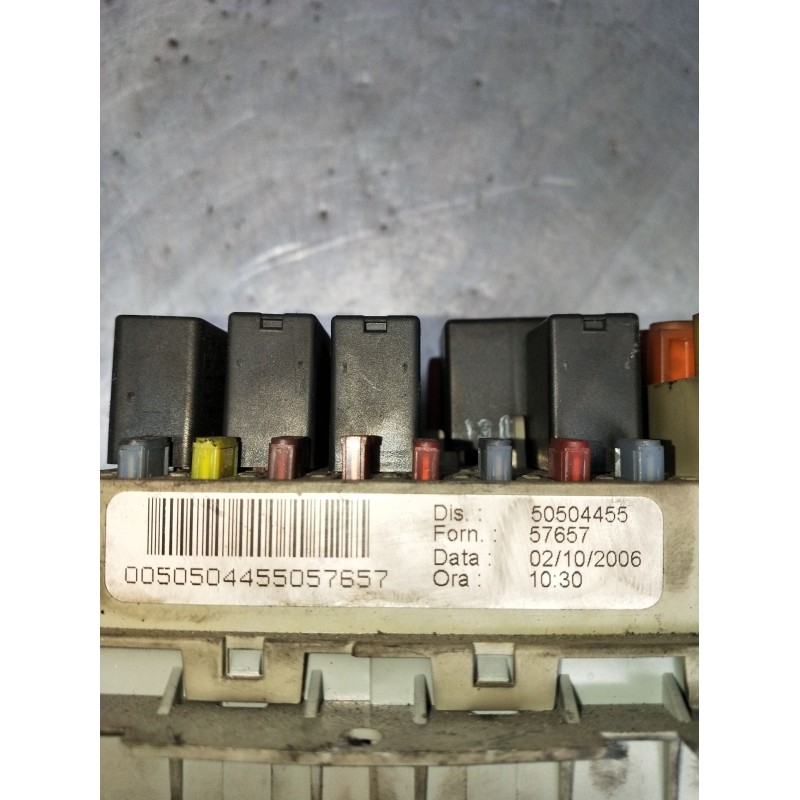 Recambio de caja reles / fusibles para alfa romeo 159 sportwagon (939_) 2.4 jtdm (939bxd1b, 939bxd12) referencia OEM IAM 5050445