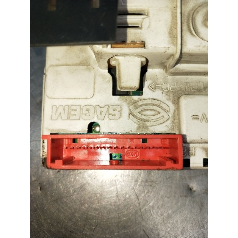 Recambio de pantalla multifuncion para renault trucks mascott furgoneta 150.65 (a00300166) referencia OEM IAM P7700436305A 21656