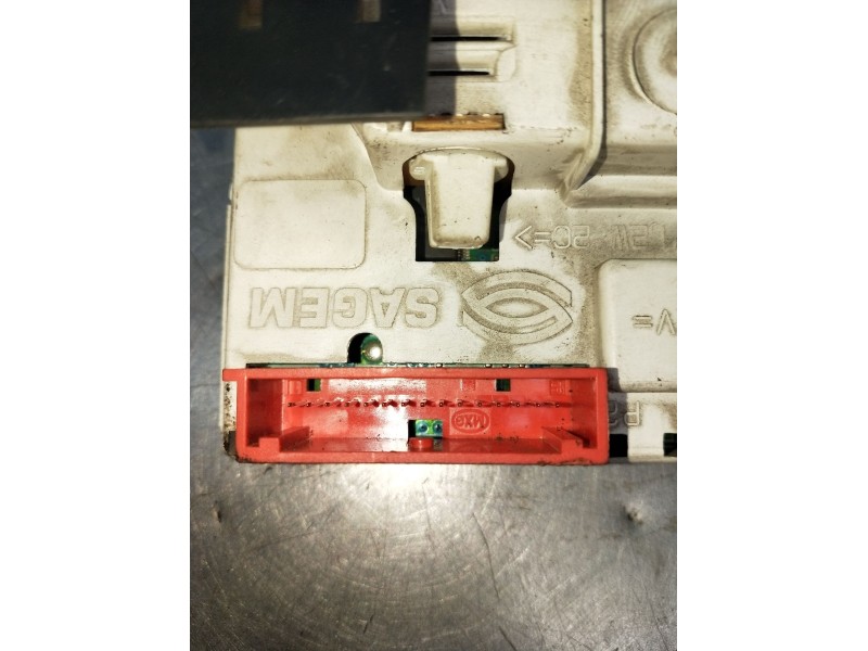 Recambio de pantalla multifuncion para renault trucks mascott furgoneta 150.65 (a00300166) referencia OEM IAM P7700436305A 21656