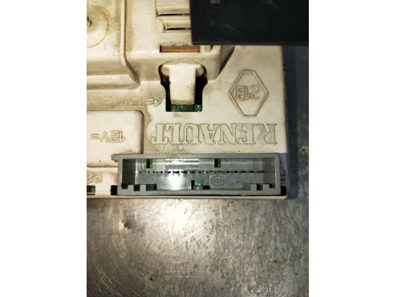 Recambio de pantalla multifuncion para renault trucks mascott furgoneta 150.65 (a00300166) referencia OEM IAM P7700436305A 21656