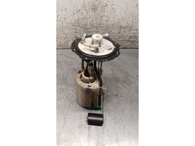 Recambio de bomba combustible para kia carens iv 1.7 crdi referencia OEM IAM 31110A14950 083002660 13