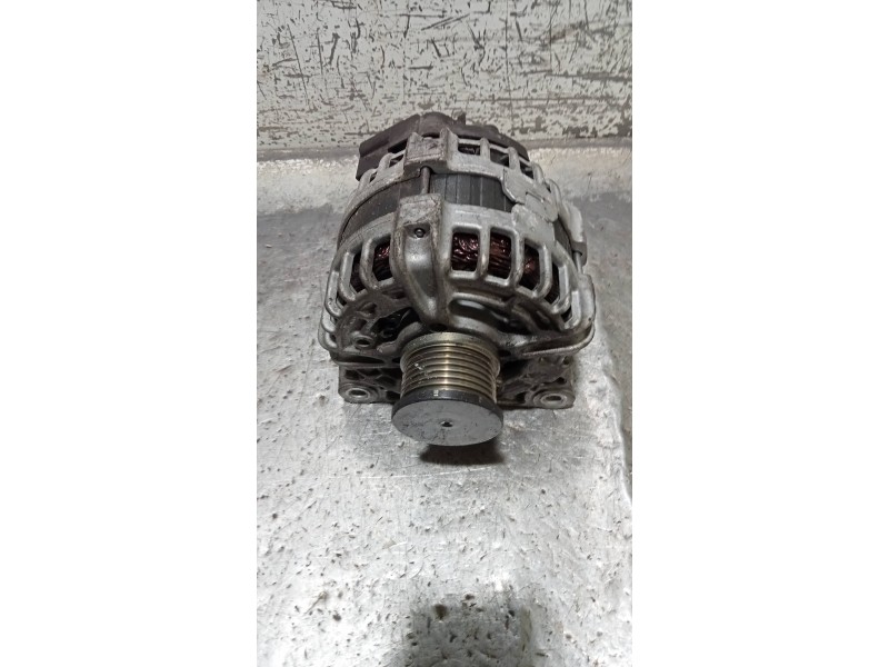 Recambio de alternador para nissan x-trail (t32) acenta referencia OEM IAM 231004BE0B  