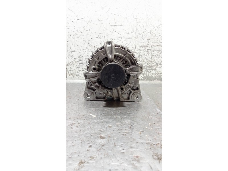 Recambio de alternador para nissan x-trail (t32) acenta referencia OEM IAM 231004BE0B  