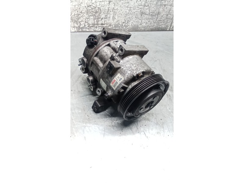 Recambio de compresor aire acondicionado para kia carens iv 1.7 crdi referencia OEM IAM F500PNBCA12  13