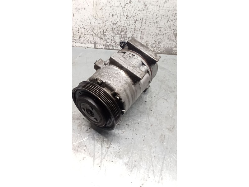 Recambio de compresor aire acondicionado para kia carens iv 1.7 crdi referencia OEM IAM F500PNBCA12  13