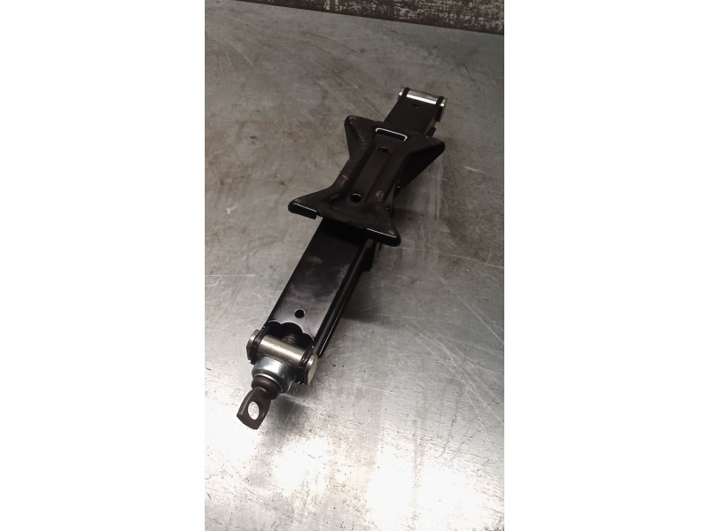 Recambio de gato para kia carens iv 1.7 crdi referencia OEM IAM 20160425  