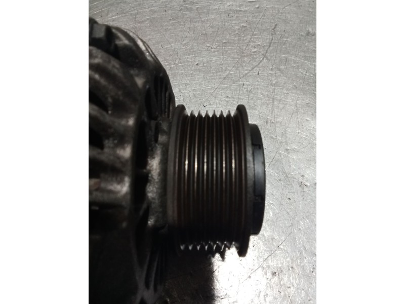 Recambio de alternador para hyundai h-1 / starex autobús (a1) 2.5 crdi referencia OEM IAM   