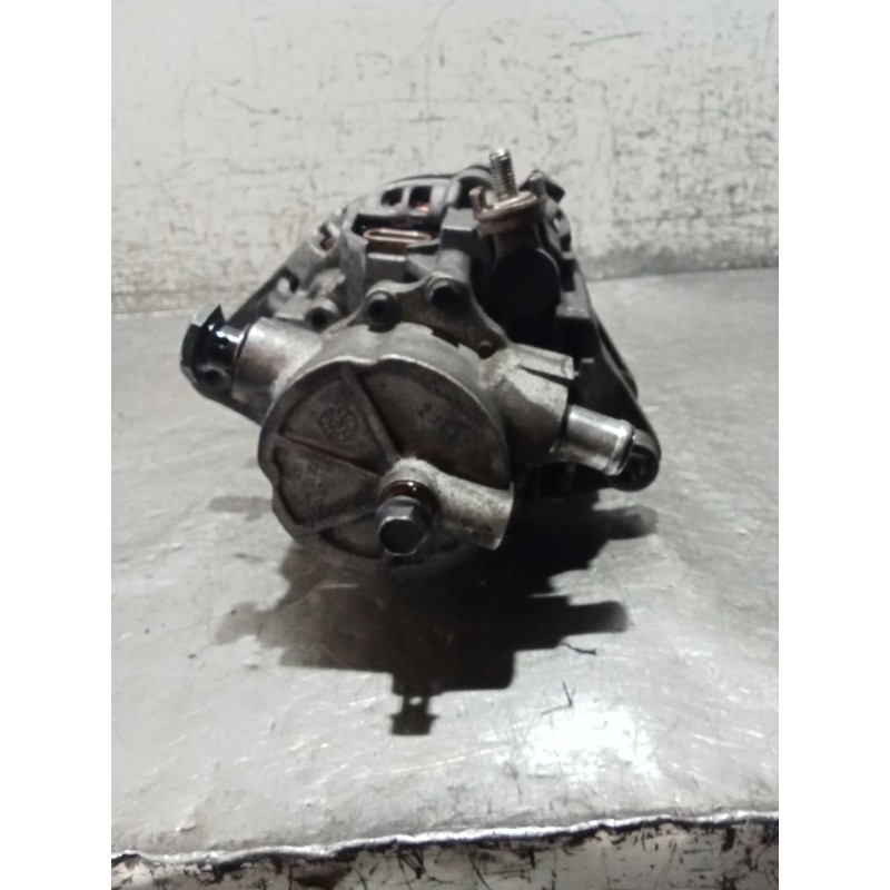 Recambio de alternador para hyundai h-1 / starex autobús (a1) 2.5 crdi referencia OEM IAM   