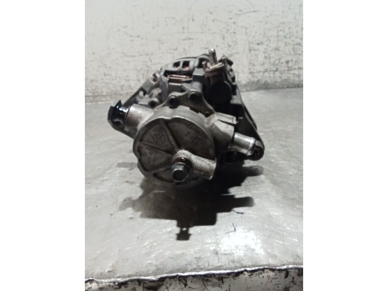 Recambio de alternador para hyundai h-1 / starex autobús (a1) 2.5 crdi referencia OEM IAM   