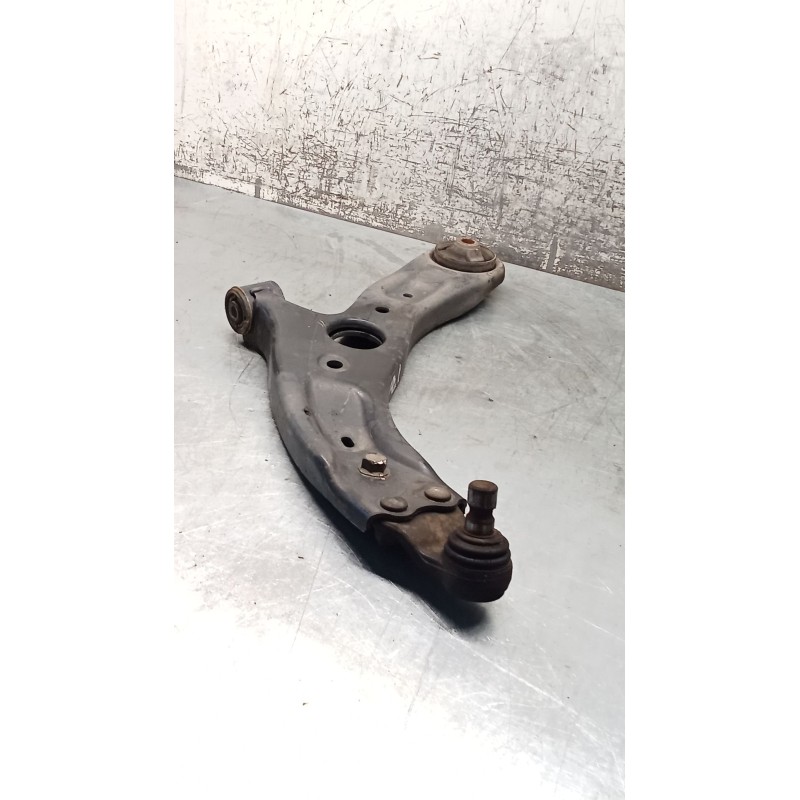 Recambio de brazo suspension inferior delantero izquierdo para kia carens iv 1.7 crdi referencia OEM IAM   13