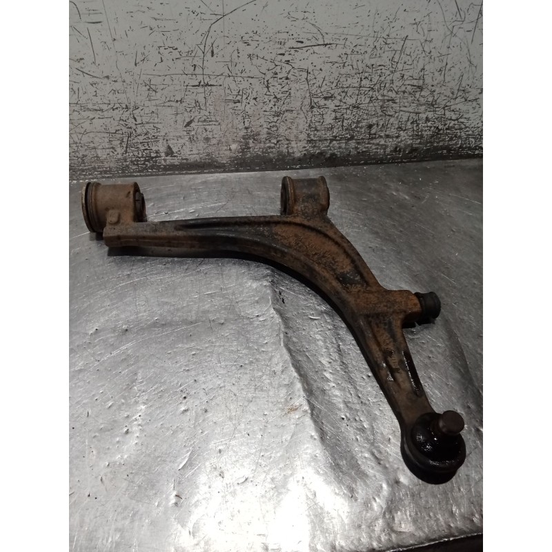 Recambio de brazo suspension inferior delantero derecho para renault master ii caja/chasis (ed/hd/ud) 2.2 dci 90 referencia OEM 