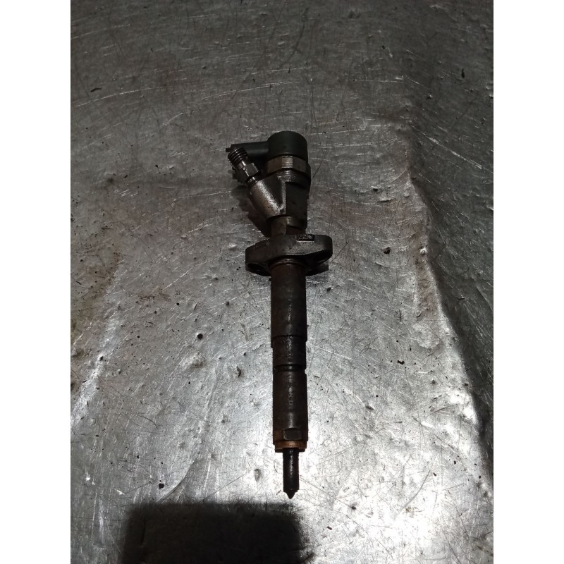 Recambio de inyector para renault master ii caja/chasis (ed/hd/ud) 2.2 dci 90 referencia OEM IAM 0445110063 8200010075 BOSCH