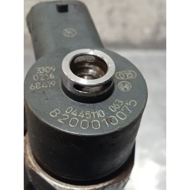 Recambio de inyector para renault master ii caja/chasis (ed/hd/ud) 2.2 dci 90 referencia OEM IAM 0445110063 8200010075 BOSCH