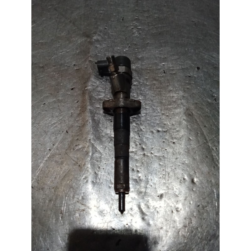 Recambio de inyector para renault master ii caja/chasis (ed/hd/ud) 2.2 dci 90 referencia OEM IAM 0445110063 8200010075 BOSCH
