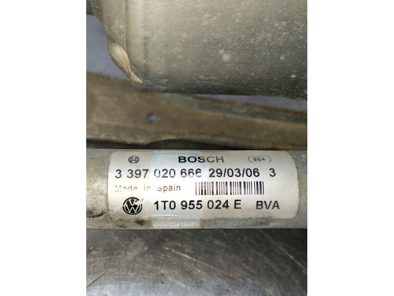 Recambio de motor limpia delantero para volkswagen touran (1t1, 1t2) 2.0 tdi 16v referencia OEM IAM 1T0955024E 3397020666 IZQUIE