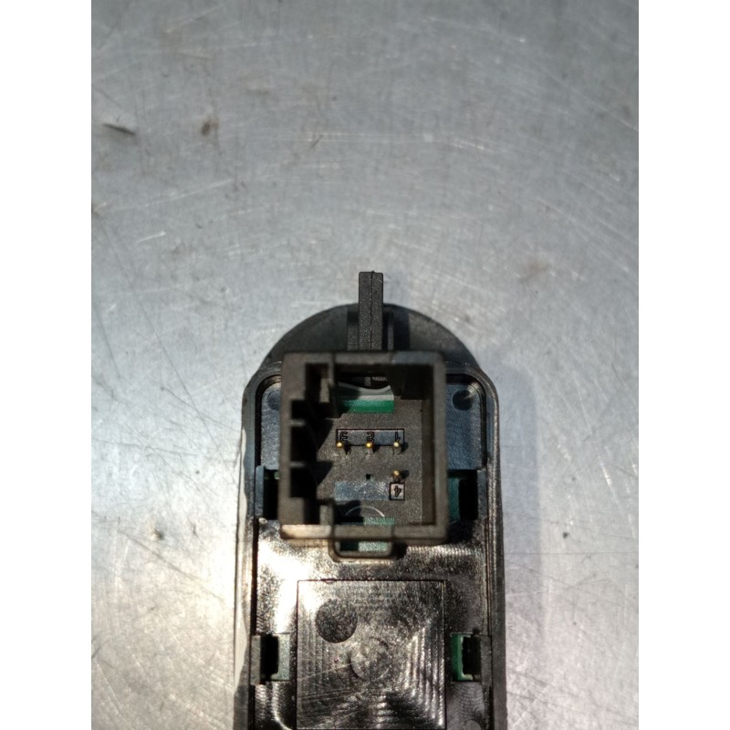 Recambio de mando elevalunas delantero izquierdo para citroën c3 i (fc_, fn_) 1.4 i referencia OEM IAM 96401469XT  2006