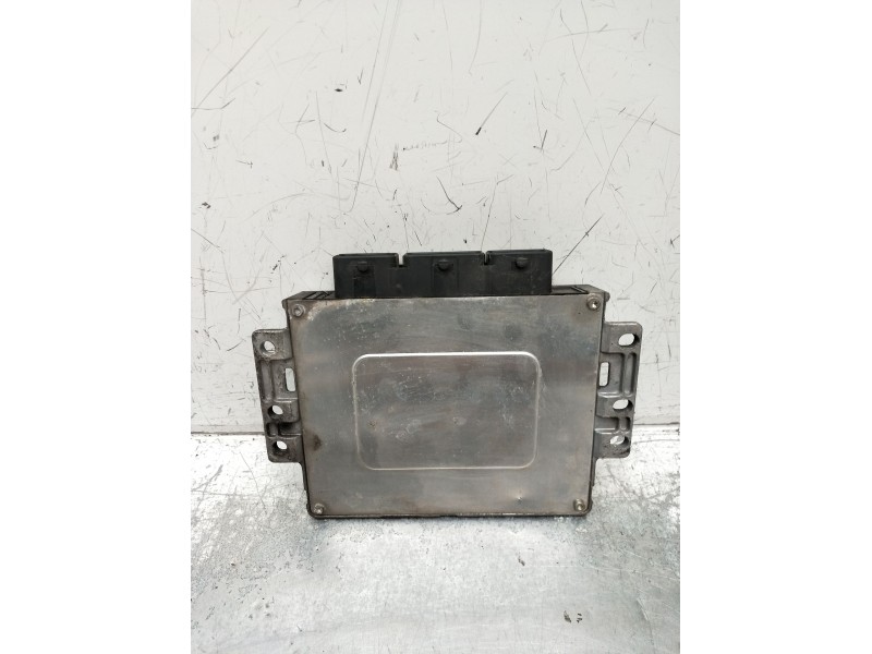 Recambio de centralita motor uce para citroën saxo (s0, s1) 1.4 vts referencia OEM IAM 963770598007 S200021 9637705980 1999