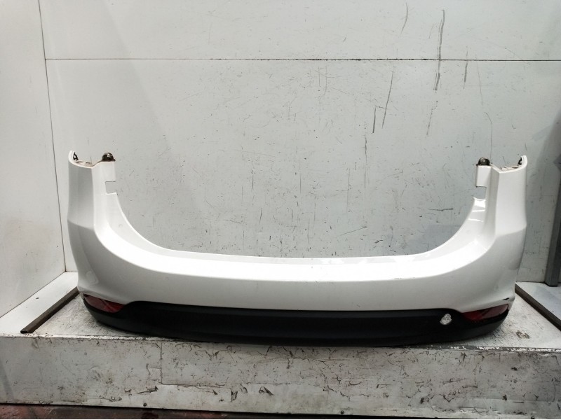 Recambio de paragolpes trasero para kia carens iv 1.7 crdi referencia OEM IAM  VER FOTOS 