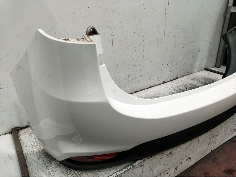 Recambio de paragolpes trasero para kia carens iv 1.7 crdi referencia OEM IAM  VER FOTOS 