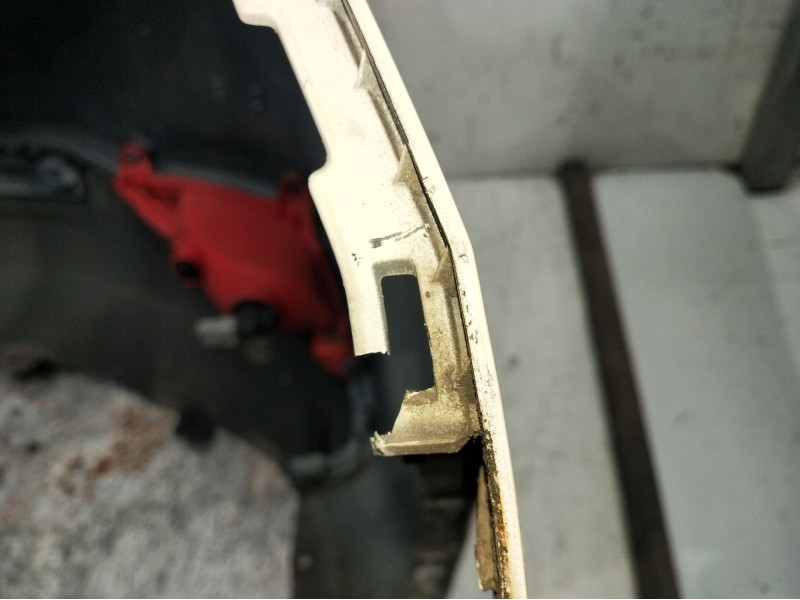 Recambio de paragolpes trasero para kia carens iv 1.7 crdi referencia OEM IAM  VER FOTOS 