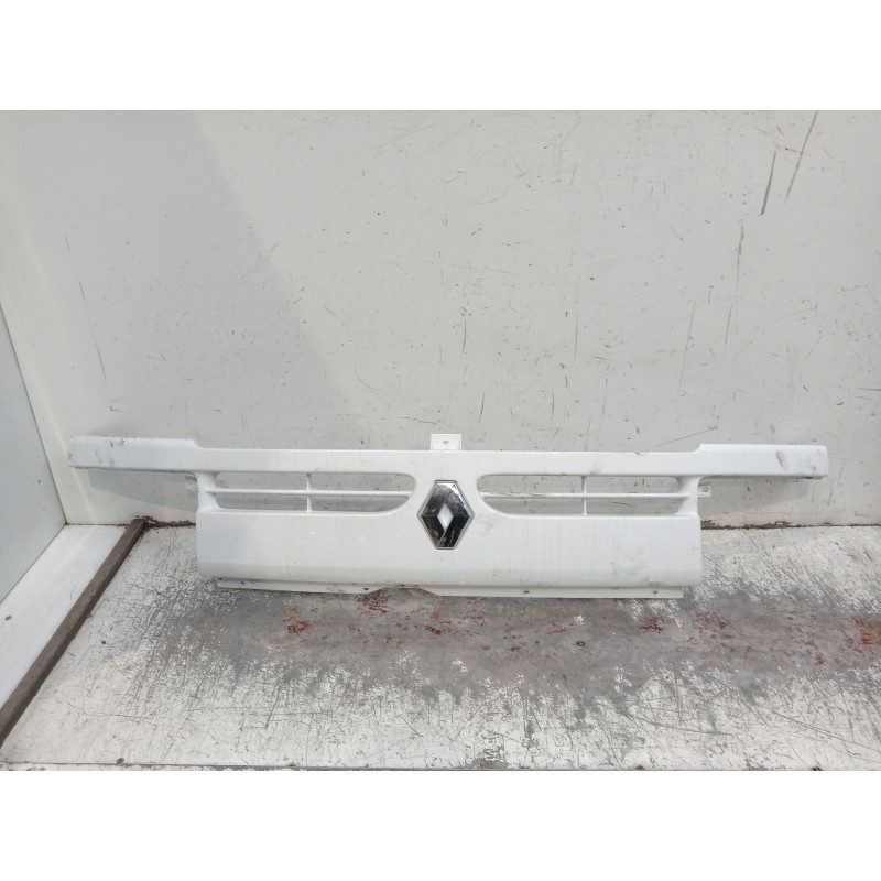 Recambio de rejilla delantera para renault master ii caja/chasis (ed/hd/ud) 2.2 dci 90 referencia OEM IAM   1998