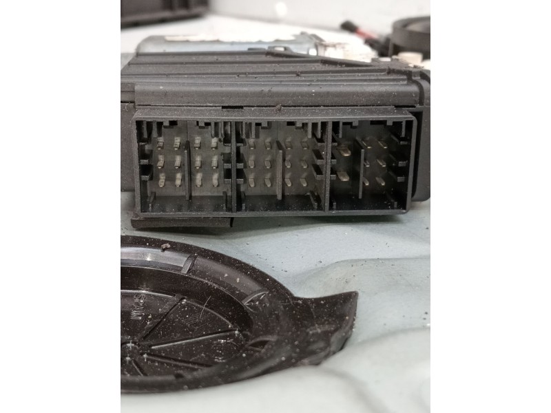 Recambio de elevalunas delantero izquierdo para seat cordoba (6l2) 1.4 tdi referencia OEM IAM 6L4837755 992008 2002 4P