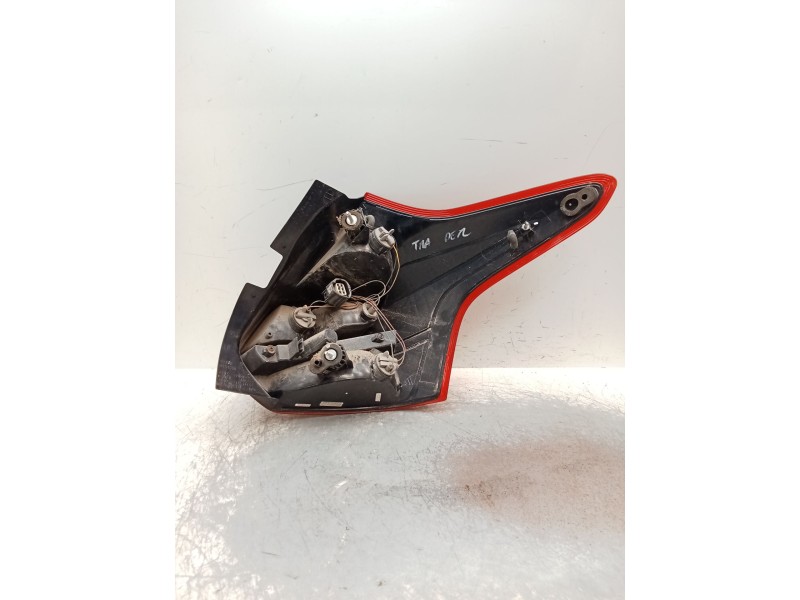 Recambio de piloto trasero izquierdo para ford focus iii 1.6 tdci referencia OEM IAM   