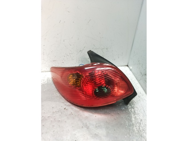 Recambio de piloto trasero izquierdo para peugeot 206 hatchback (2a/c) 1.4 i referencia OEM IAM   2003