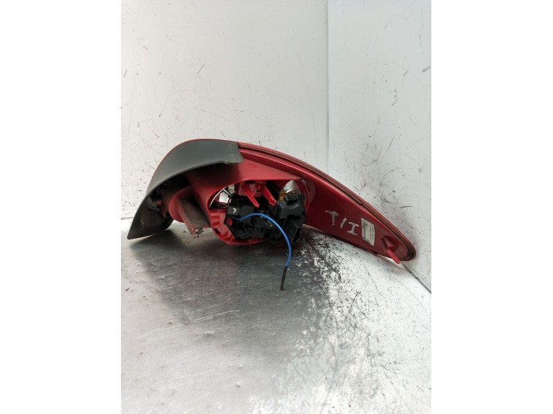 Recambio de piloto trasero izquierdo para peugeot 206 hatchback (2a/c) 1.4 i referencia OEM IAM   2003