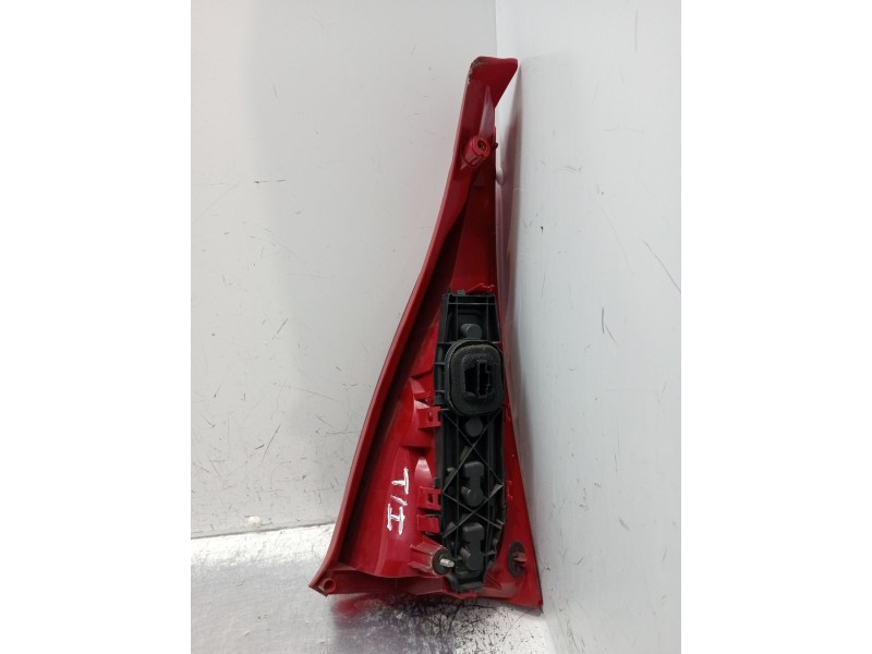 Recambio de piloto trasero izquierdo para citroën c3 i (fc_, fn_) 1.4 i referencia OEM IAM   2006