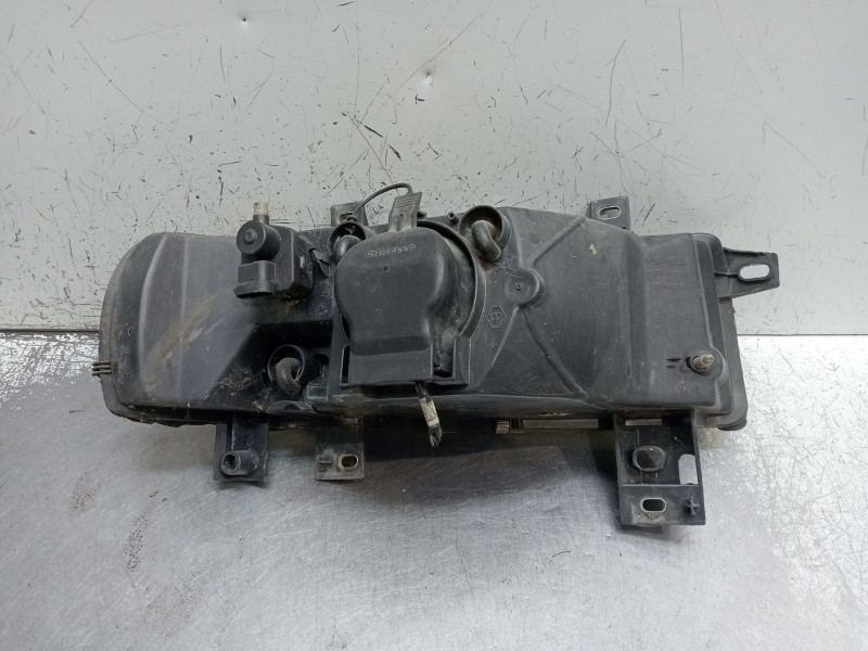 Recambio de faro izquierdo para renault master ii caja/chasis (ed/hd/ud) 2.2 dci 90 referencia OEM IAM   1998