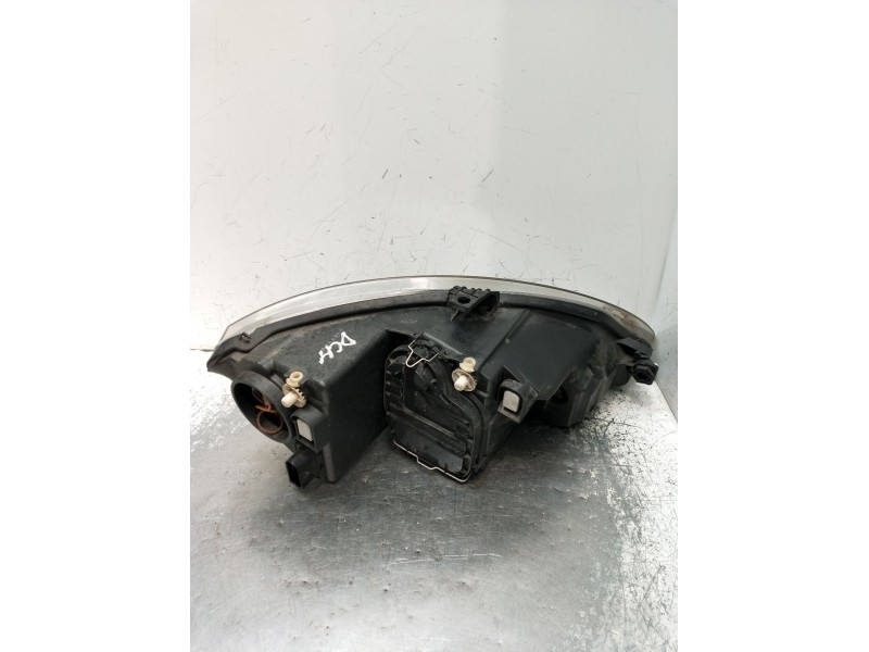 Recambio de faro derecho para seat leon (1p1) 2.0 tdi 16v referencia OEM IAM   2005