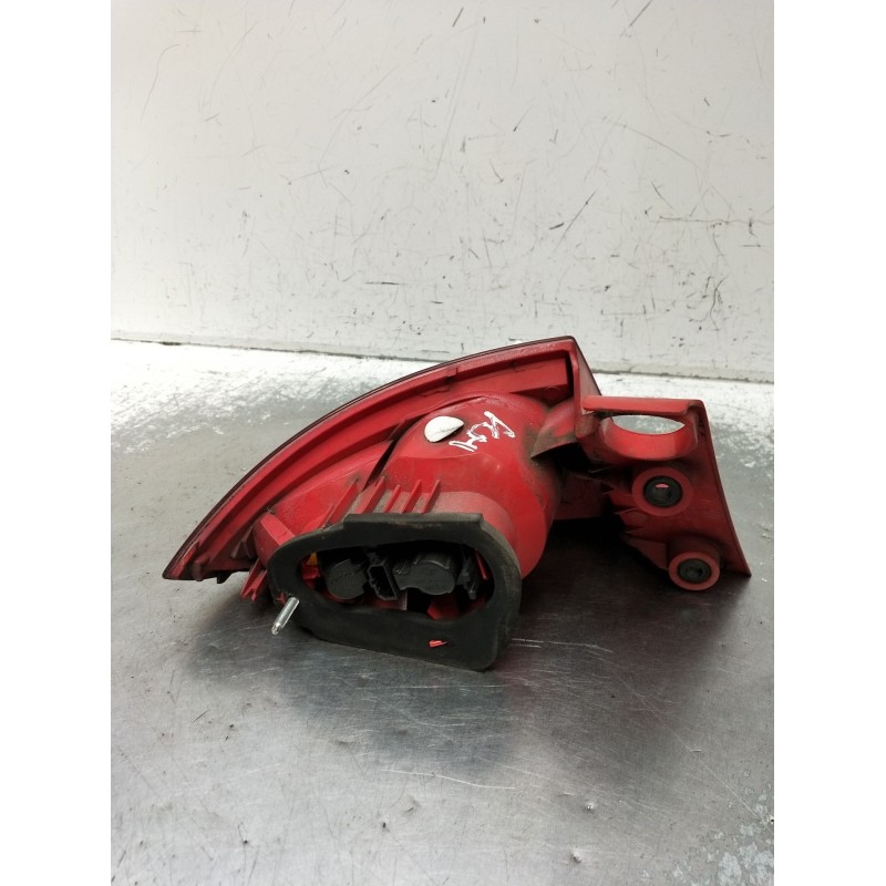 Recambio de piloto trasero derecho para seat leon (1p1) 2.0 tdi 16v referencia OEM IAM 98205200 98205400 98205600 2005