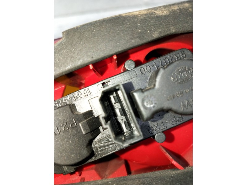 Recambio de piloto trasero derecho para seat leon (1p1) 2.0 tdi 16v referencia OEM IAM 98205200 98205400 98205600 2005