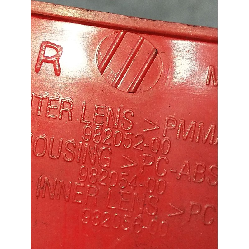 Recambio de piloto trasero derecho para seat leon (1p1) 2.0 tdi 16v referencia OEM IAM 98205200 98205400 98205600 2005