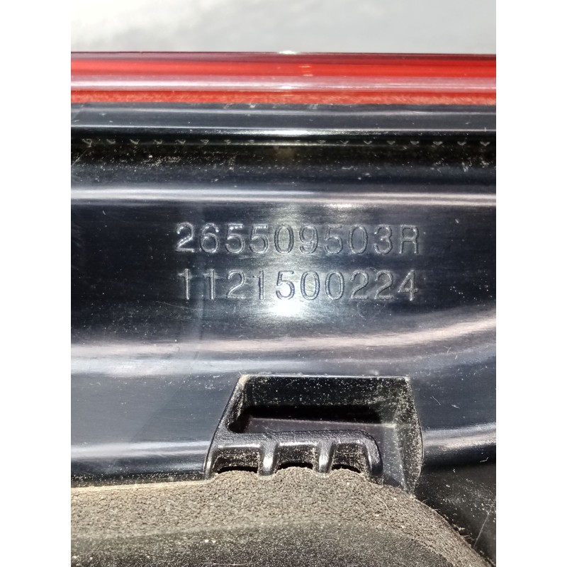 Recambio de piloto trasero derecho interior para renault arkana i (lcm_, ldn_) 1.6 e-tech 145 (ldmu) referencia OEM IAM 26550950