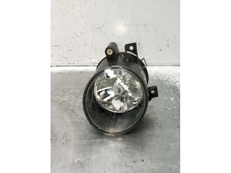 Recambio de faro antiniebla izquierdo para seat leon (1p1) 2.0 tdi 16v referencia OEM IAM   2005