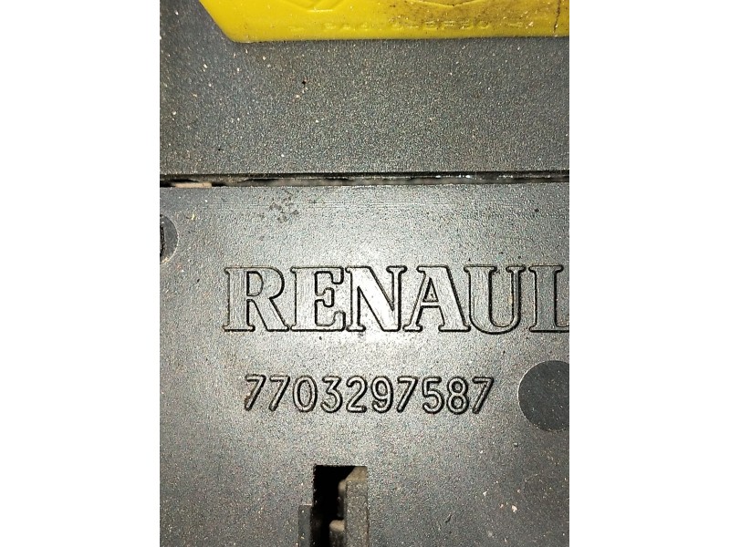 Recambio de caja reles / fusibles para renault trucks mascott furgoneta 150.65 (a00300166) referencia OEM IAM 7703297587  1998