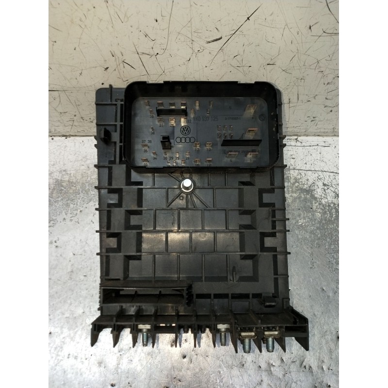 Recambio de caja reles / fusibles para seat leon (1p1) 2.0 tdi 16v referencia OEM IAM 1K0937125 017181301 2005
