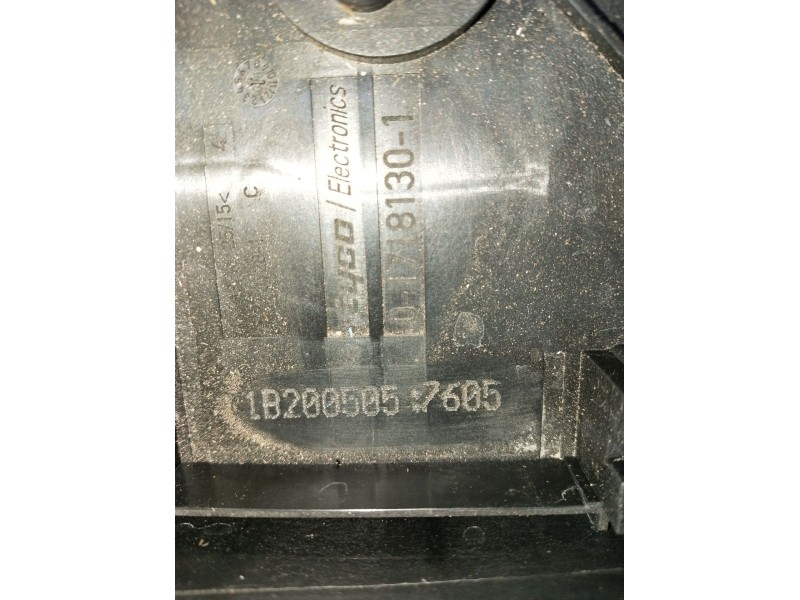 Recambio de caja reles / fusibles para seat leon (1p1) 2.0 tdi 16v referencia OEM IAM 1K0937125 017181301 2005