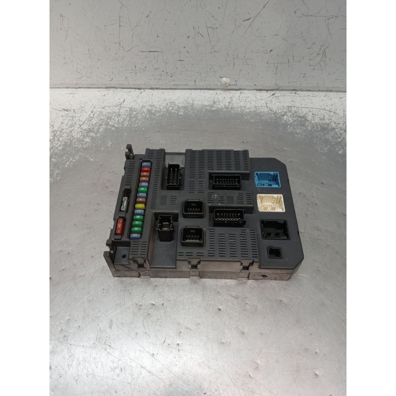 Recambio de caja reles / fusibles para citroën c3 i (fc_, fn_) 1.4 i referencia OEM IAM 9664532580 BSI2004P1000 2006