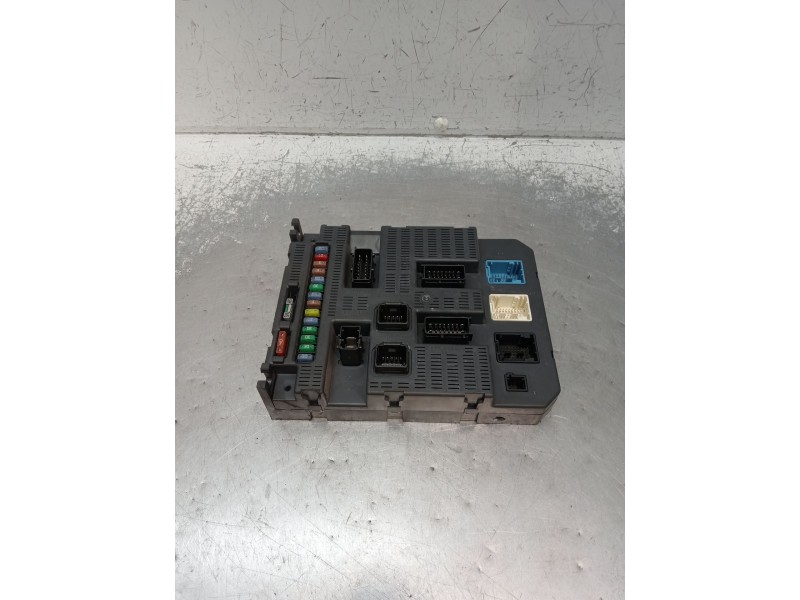 Recambio de caja reles / fusibles para citroën c3 i (fc_, fn_) 1.4 i referencia OEM IAM 9664532580 BSI2004P1000 2006