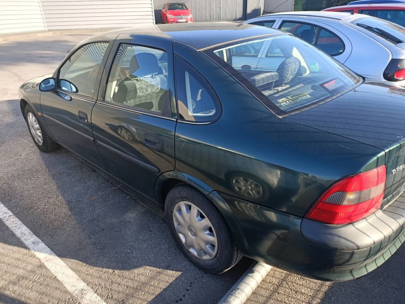 opel vectra b berlina del año 1997