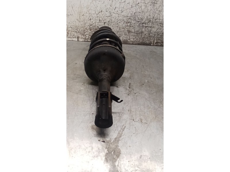 Recambio de amortiguador delantero izquierdo para renault twingo ii (cn0_) 1.2 (cn0d) referencia OEM IAM 8200367895E  07