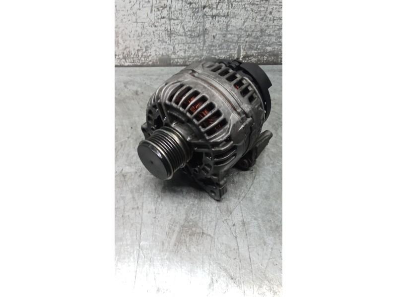 Recambio de alternador para audi a4 b7 (8ec) 2.0 tdi 16v referencia OEM IAM 06F903023J 0124525092 140A 05